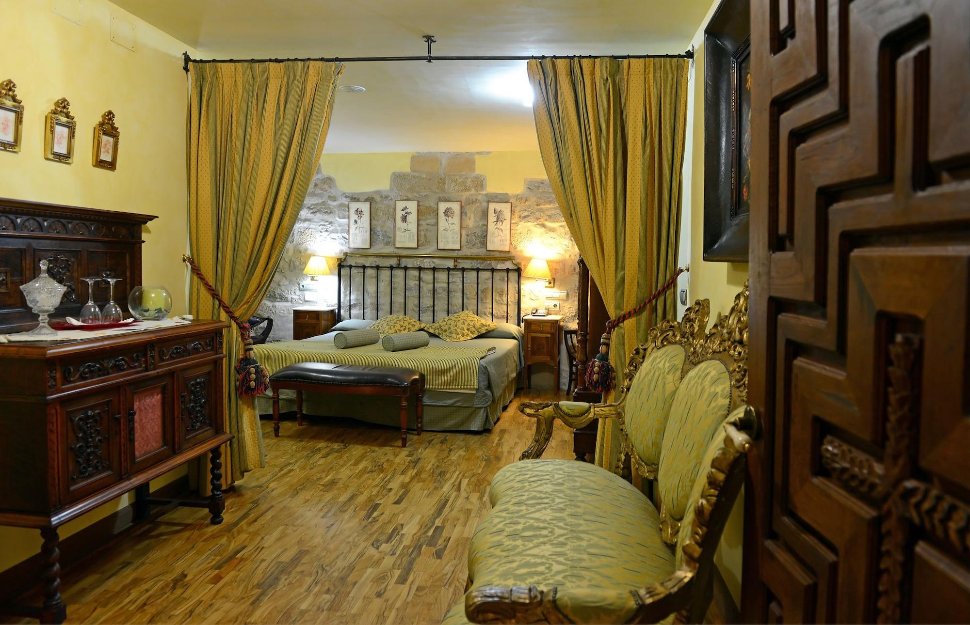 Hotel Cetina Palacio De Los Salcedo Baeza Luaran gambar