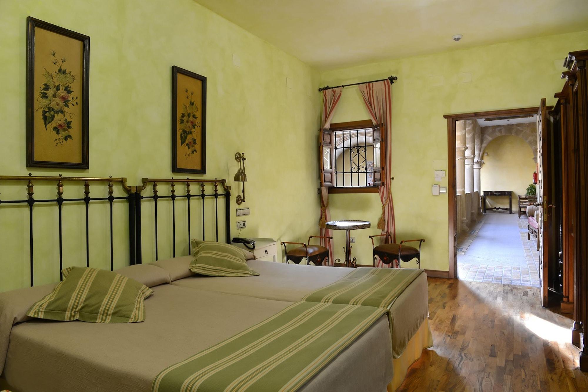 Hotel Cetina Palacio De Los Salcedo Baeza Luaran gambar