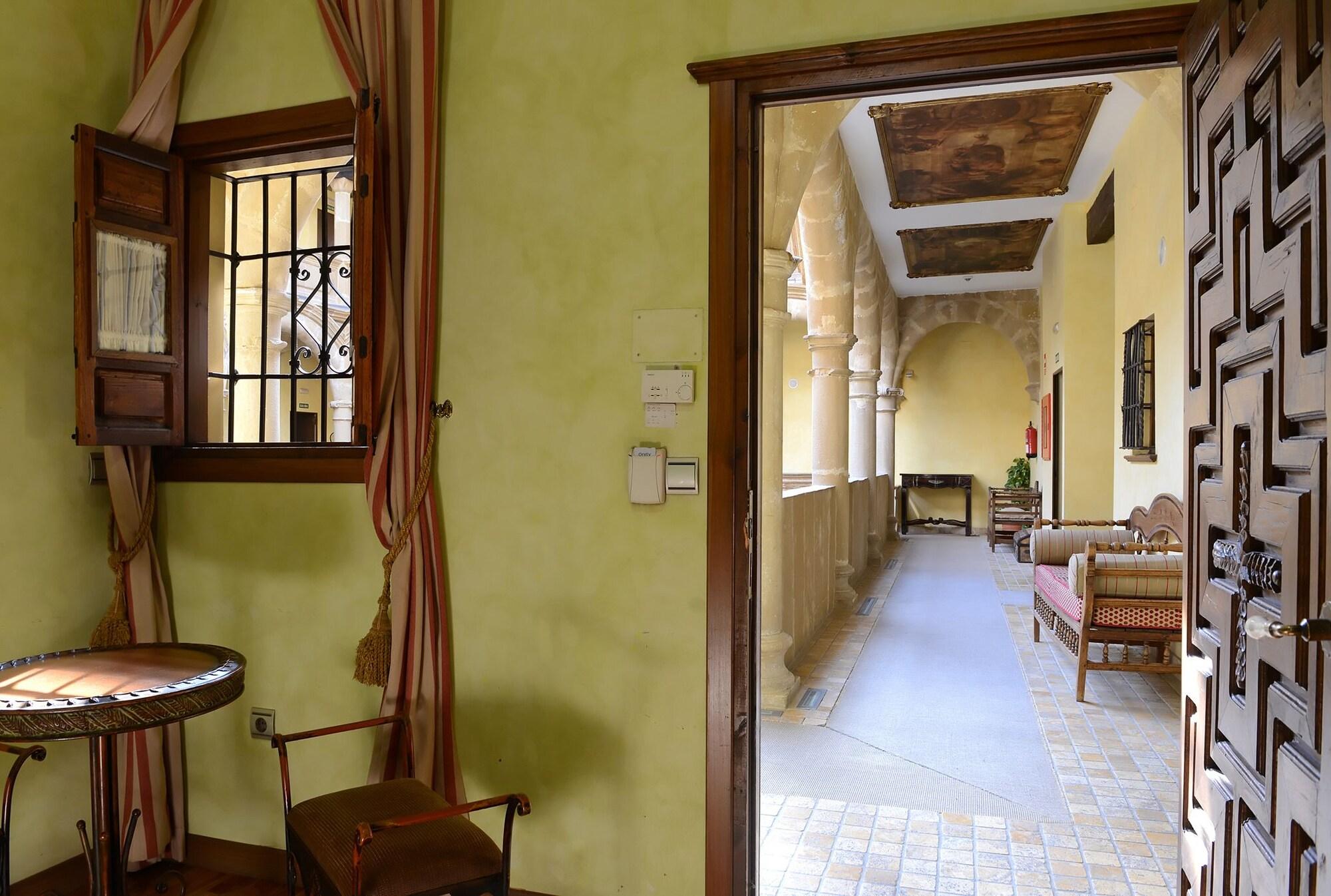 Hotel Cetina Palacio De Los Salcedo Baeza Luaran gambar